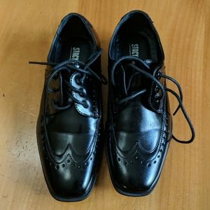 Boys Stacy Adams black dress shoes